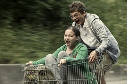 Ciepła opowieść o młodzieńczym dojrzewaniu. "Była sobie dziewczynka" w kinach