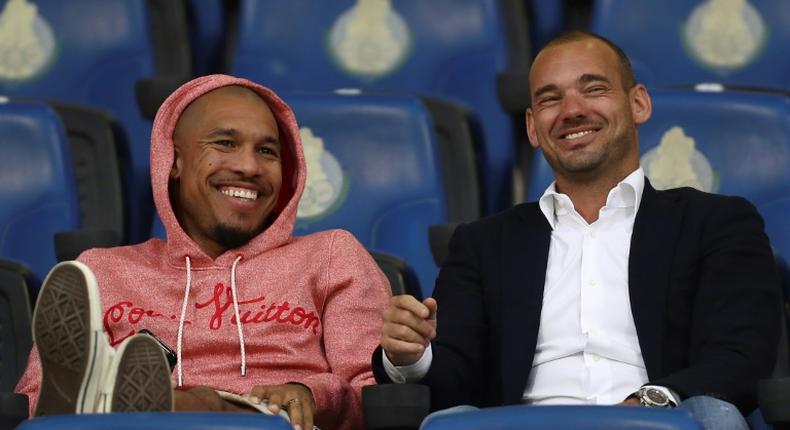 Duth midfielder Wesley Sneijder (R) is to come out of retirement at his hometown club Utrecht