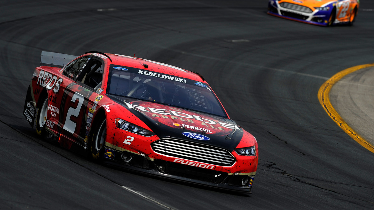 Brad Keselowski wygrał pierwszy wyścig decydującej rundy sezonu NASCAR w serii Sprint Cup. To drugie z rzędu zwycięstwo Keselowskiego, ostatnio był najlepszy na torze w Richmond.