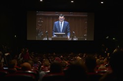 W Sejmie jak w filmie. W Kinotece po wystąpieniu Morawieckiego ludzie skandowali "do widzenia" [RELACJA]
