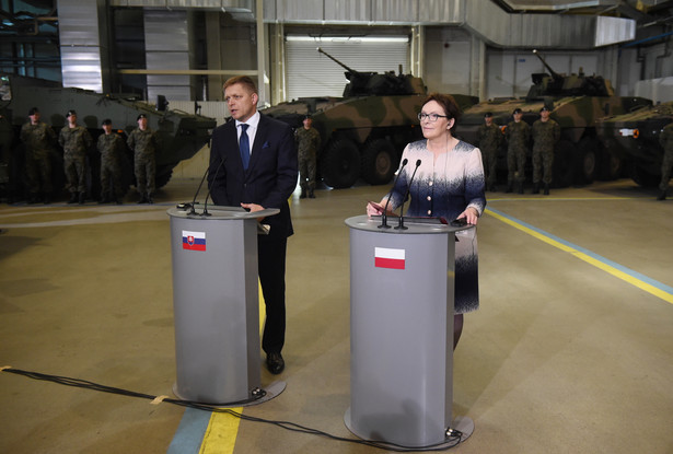 Premier Ewa Kopacz zachwalała siemanowickie Wojskowe Zakłady Mechaniczne