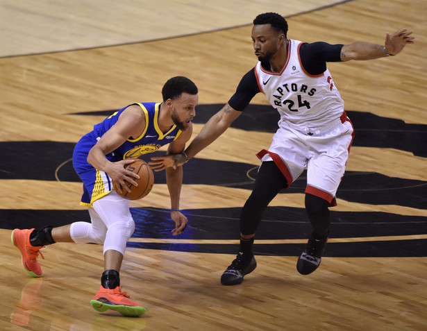 Niespodzianka w pierwszy mecz finału ligi NBA. Raptors wygrali z Warriors