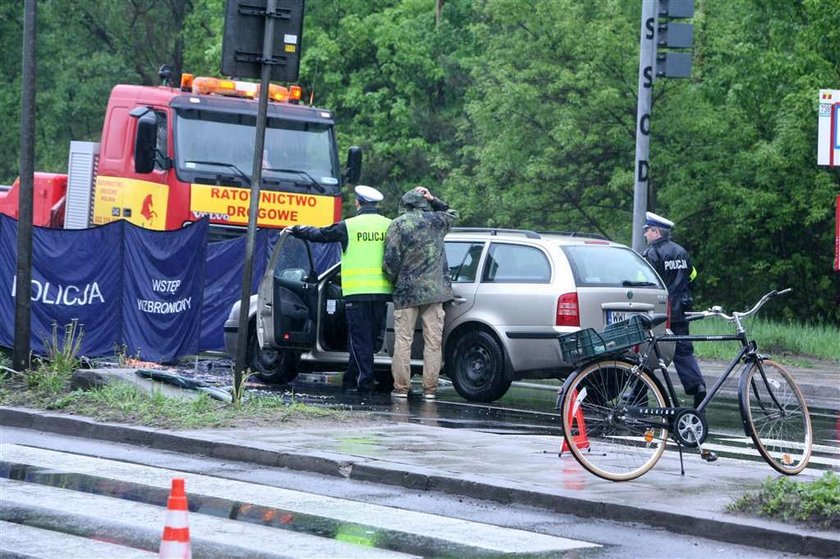 Koszmarny wypadek w Markach. Autobus najechał na rowerzystę na pasach. Zabił go na miejscu