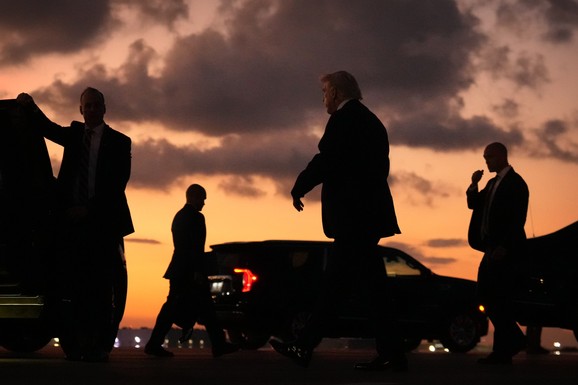 OTKRIVENO ŠTA SU BILE METE AMERIKE NA OSTRVU HARG Tramp pre isteka roka udario na "žilu kucavicu" za iransku naftu