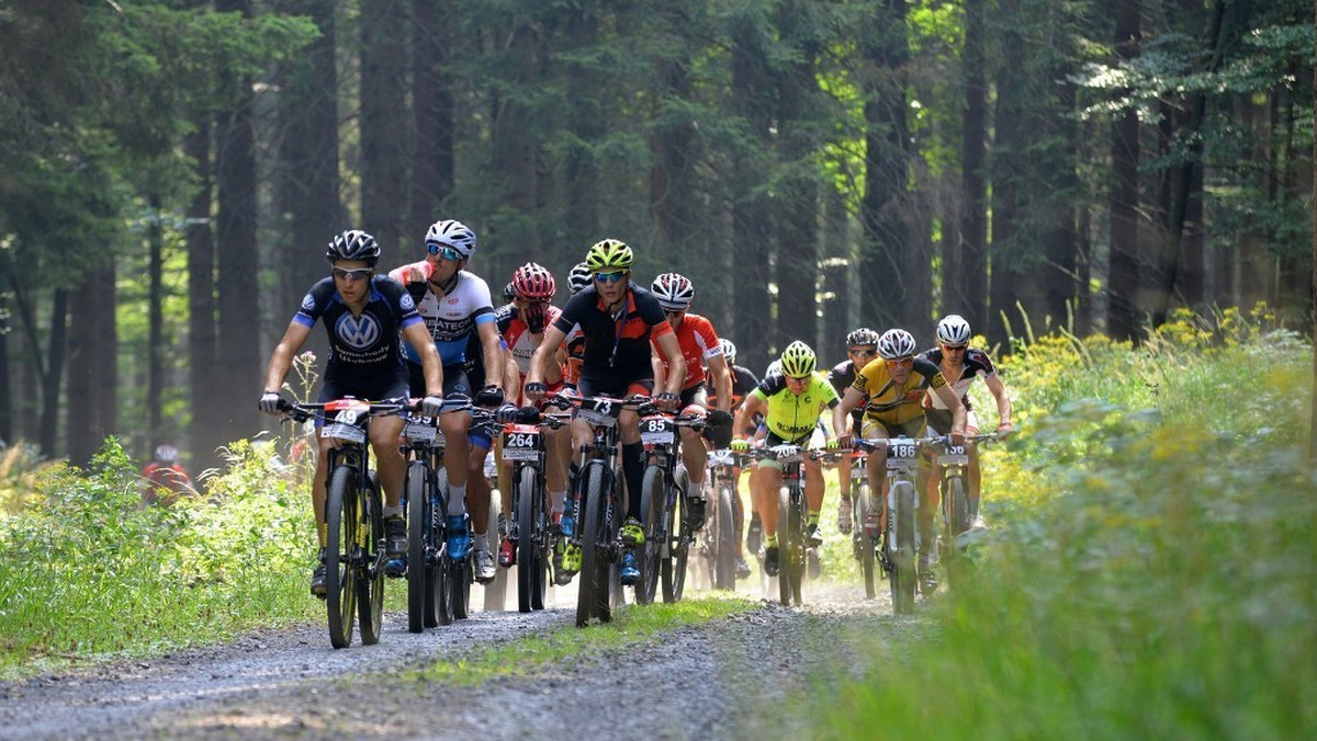 Choć góry nie kojarzą się wycieczkami na rowerze, to Szklarska Poręba udowadnia, że jest wprost przeciwnie. Malownicze i ciekawe trasy zachwycą początkujących i wytrawnych cyklistów. Tutaj też na początku lipca odbywa się popularny Festiwal Rowerowy.