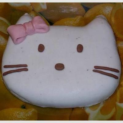 Hello Kitty-s torta gyerekzsúrra