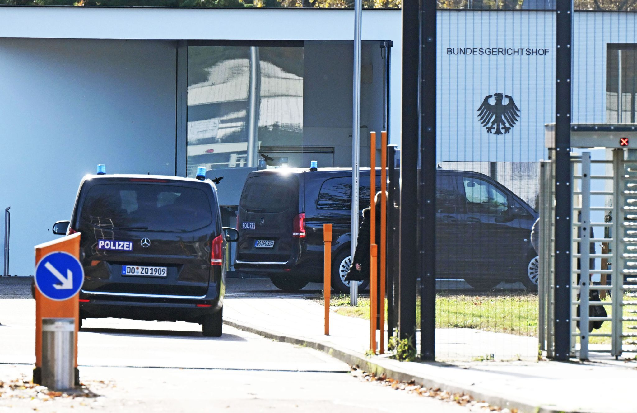 Dortmunder wegen Darknet-Mordaufrufen gegen Merkel und Scholz verhaftet