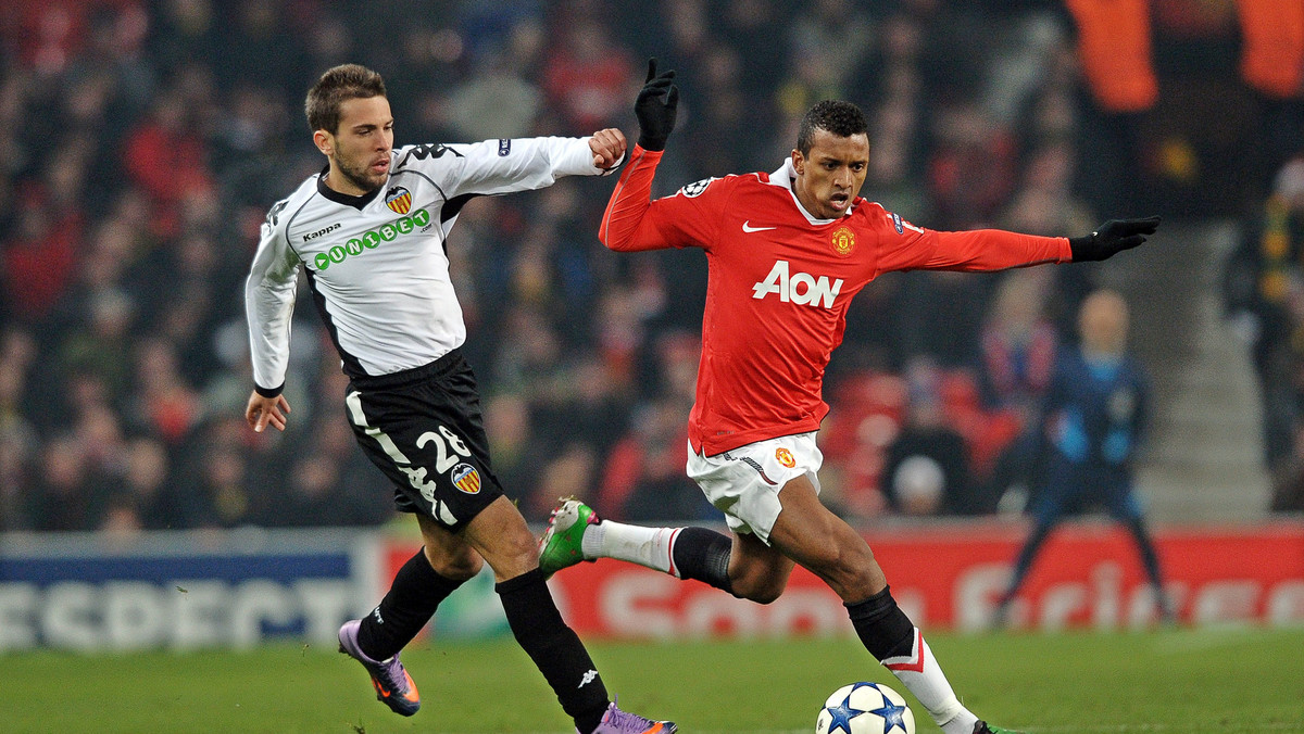 Manchester United zremisował 1:1 (0:1) na Old Trafford z Valencią CF w spotkaniu 6. kolejki grupy C piłkarskiej Ligi Mistrzów. Czerwone Diabły straciły pierwszego gola w tegorocznej LM. Całe spotkanie na ławce rezerwowych spędził Tomasz Kuszczak.