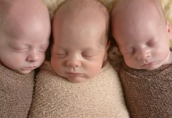 Miała urodzić bliźniaczki, na świat przyszły męskie trojaczki. Przypadek 1 na 200 mln