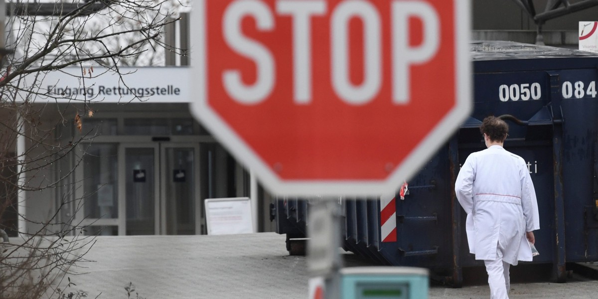 Cała klinika na kwarantannie. Wszystko przez brytyjski szczep koronawirusa.