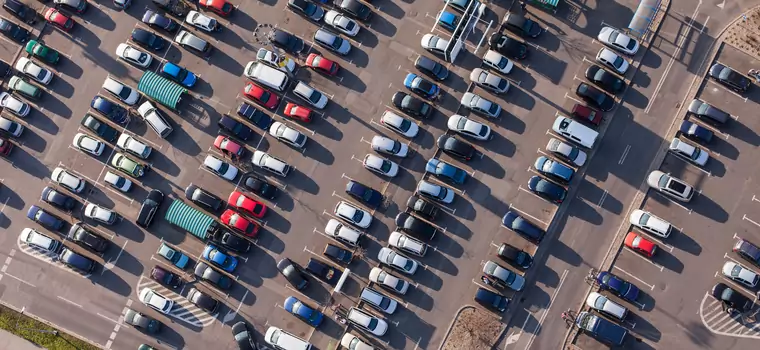 Motoryzacyjna sytuacja Polski. Czy naprawdę mamy tyle starych samochodów i śmiertelnych wypadków? 