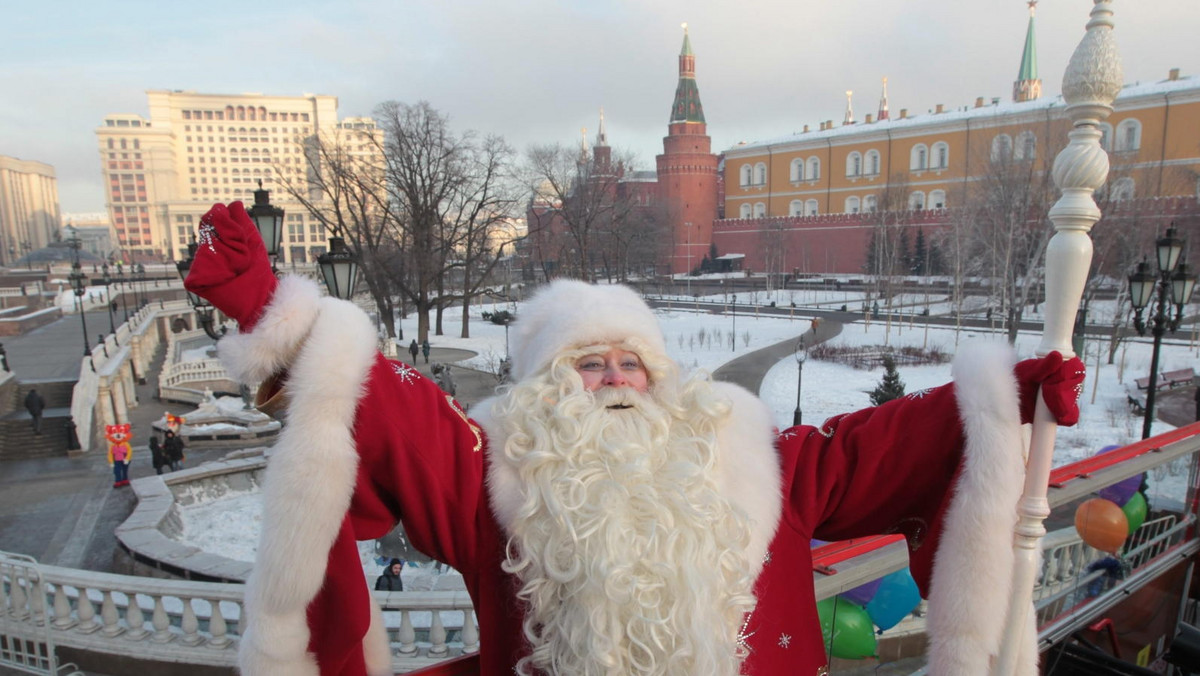Rosjanie przygotowują się na huczne obchody Nowego Roku. W te święta Dziadek Mróz będzie wyjątkowo hojny. Jak mówią bankowcy, dzięki rekordowym wzrostom kredytów konsumenckich.