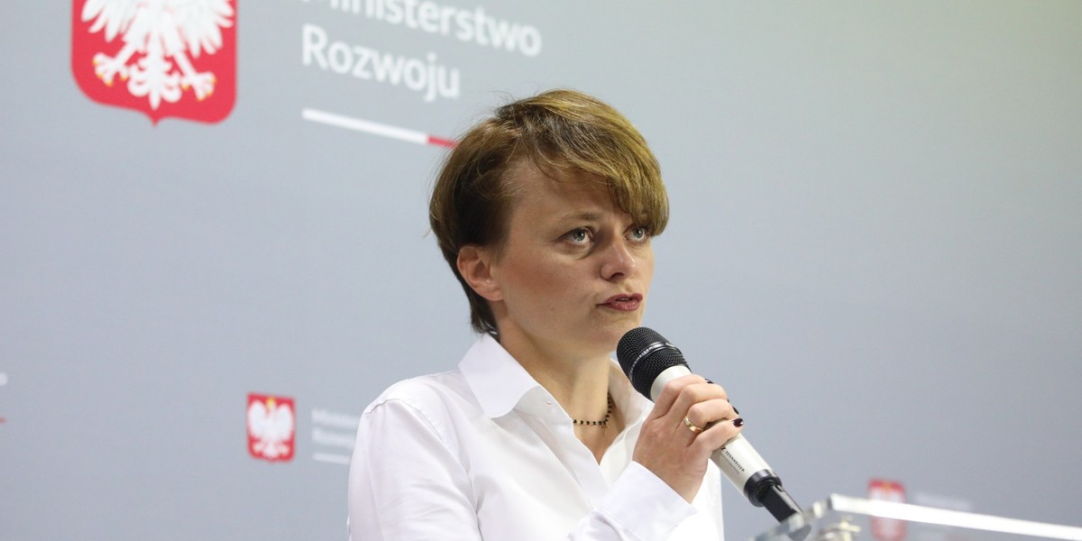 Wicepremier Jadwiga Emilewicz w czasie konferencji prasowej 31 sierpnia 2020 r. 