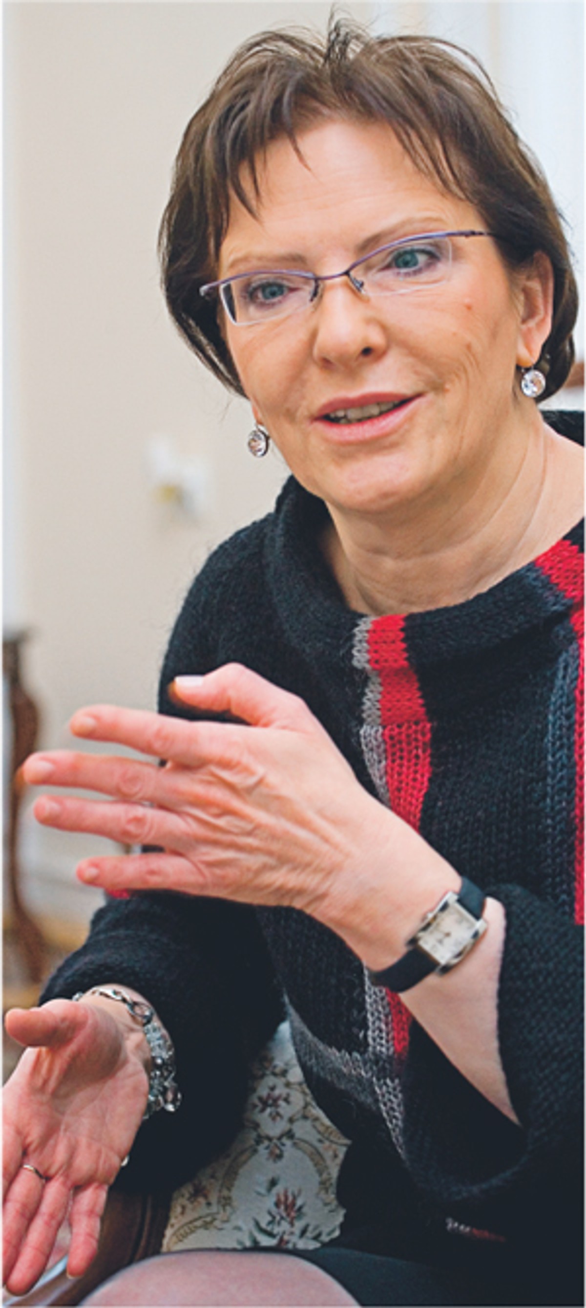 Ewa Kopacz, minister zdrowia, zapowiada, że kobieta nie zapłaci za poród w domu, ale jego koszt pokryje NFZ