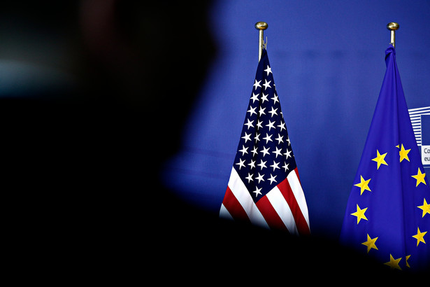 Flagi USA i Unii Europejskiej