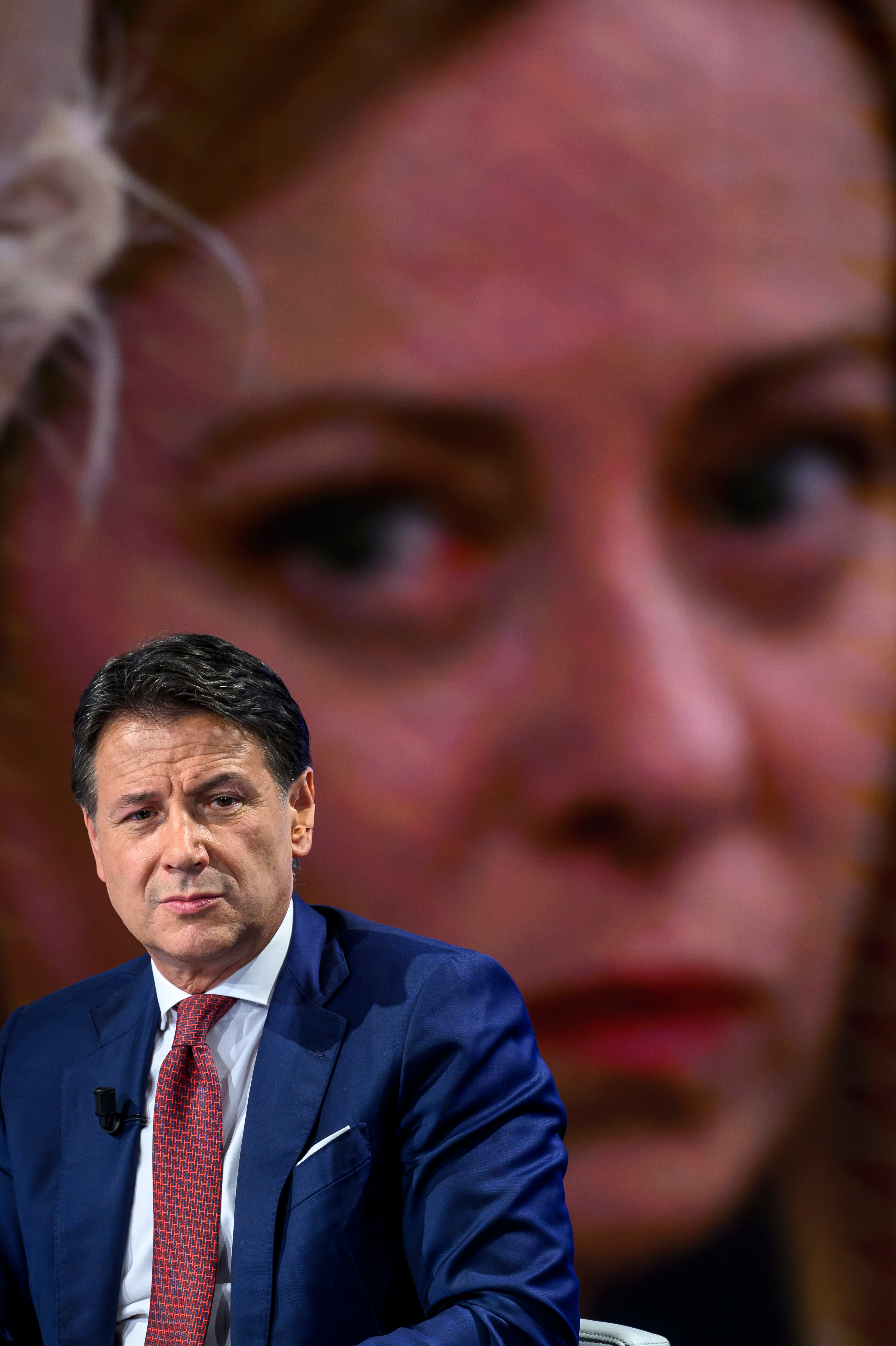 Conte attacca Meloni: «Servilismo verso gli Usa su Groenlandia e dazi»