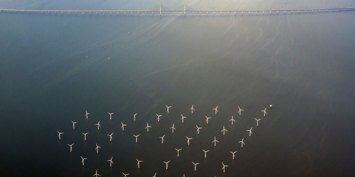 Duńska rada ds. zmian klimatu w sprawozdaniu z 11 kwietnia wskazała, że nowe centra danych mogą pochłaniać nawet 7 terawatogodzin rocznie, czyli ok. 17 proc. całkowitej konsumpcji energii państwa, prognozowanej na 2030 r. 