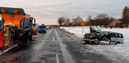 Fatalne zderzenie z pługiem pod Lublinem. Kierowca nie miał szans