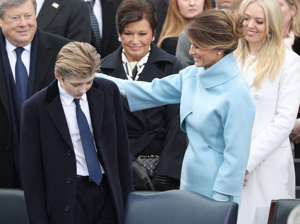 Melania Trump z synem podczas uroczystości zaprzysiężenia Donalda Trumpa na prezydenta USA