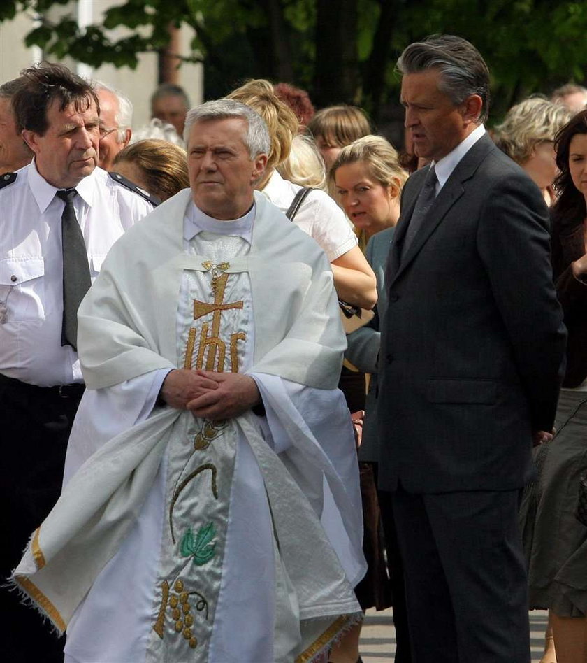 Ekipa "Plebanii" zwolniona. Babcia Józia rozgoryczona