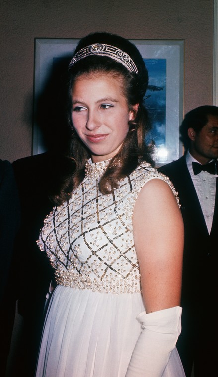 KsiÄ™Å¼niczka Anna od 40 lat nosi te same ubrania. Wszystko