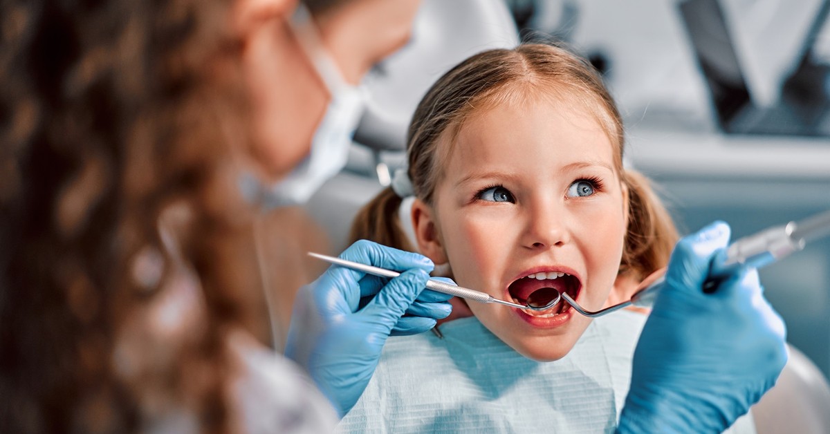 Z rodzicami do szkolnego dentysty