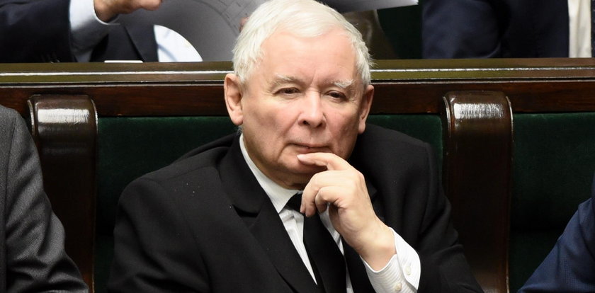 Kaczyński nie zapłaci za sejmowe wagary! Kto usprawiedliwił prezesa?