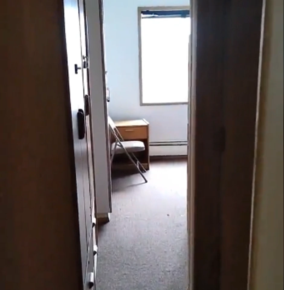 Ovako izgleda soba naših radnika na Aljasci