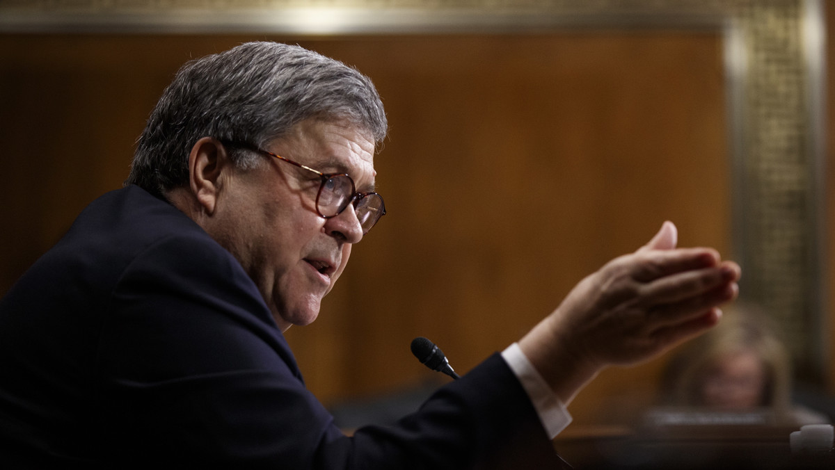 Prokurator generalny i szef resortu sprawiedliwości William Barr odmówił stawienia się w czwartek przed komisją ds. sądownictwa Izby Reprezentantów, która prowadzi przesłuchania w sprawie tzw. "russiagate". W środę Barr zeznawał na ten temat przed komisją Senatu. 