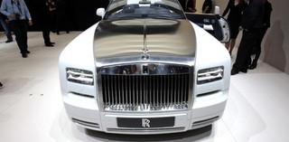 Superluksusowe auta w Polsce to rzadkość. Do walki włącza się Rolls-Royce
