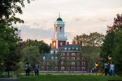 Jak dostać się na studia w USA. Droga na Harvard zaczyna się w Polsce