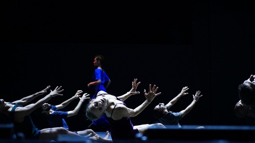 Kadr z filmu 'Mr. Gaga'; fot. Gadi Dagon