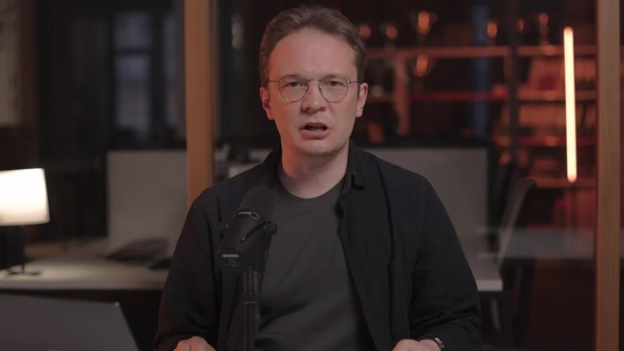 Redaktor naczelny niezależnej Nowej Gaziety zaocznie skazany na sześć lat więzienia za prowadzenie "niepożądanej" organizacji