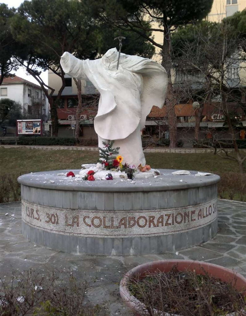Zdewastowali pomnik Jana Pawła II