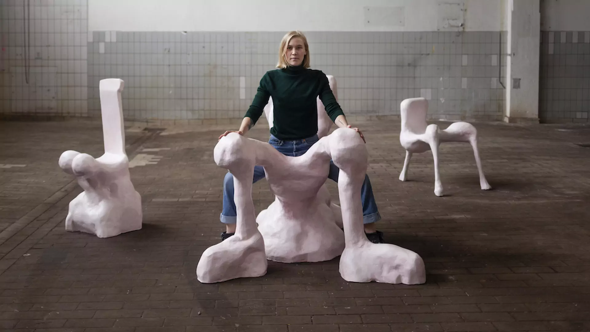 W Polsce stanie krzesło, na którym kobiety mogą rozkraczyć się, jak faceci w komunikacji miejskiej