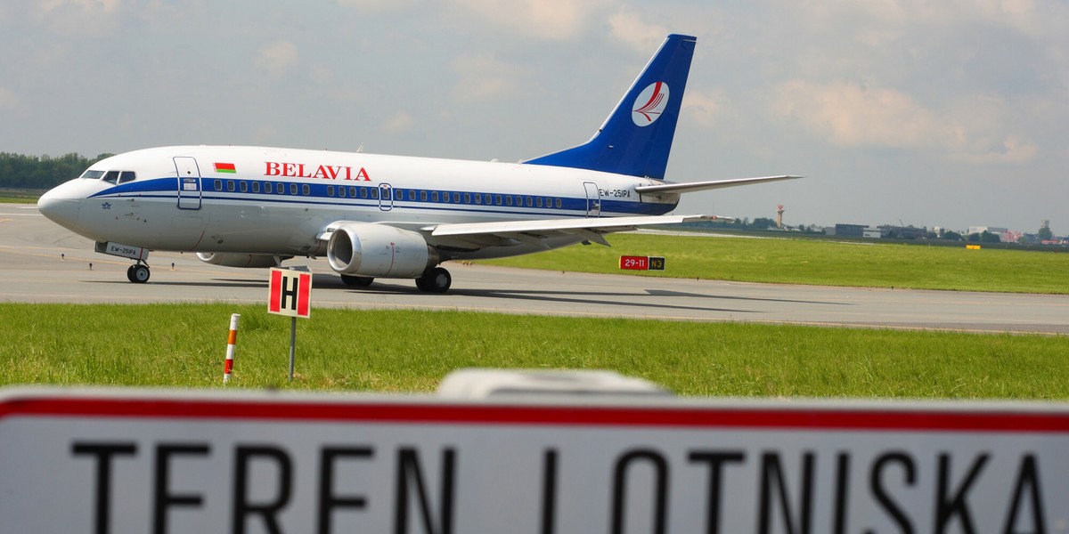 Belavia to narodowe linie lotnicze Białorusi. Zakaz lotów w przestrzeni powietrznej UE odetnie je od rynków w Europie. 