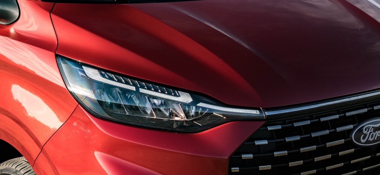 Nowy Ford ma lodówkę, łóżko i spala 8,4 l/100 km. Cena?