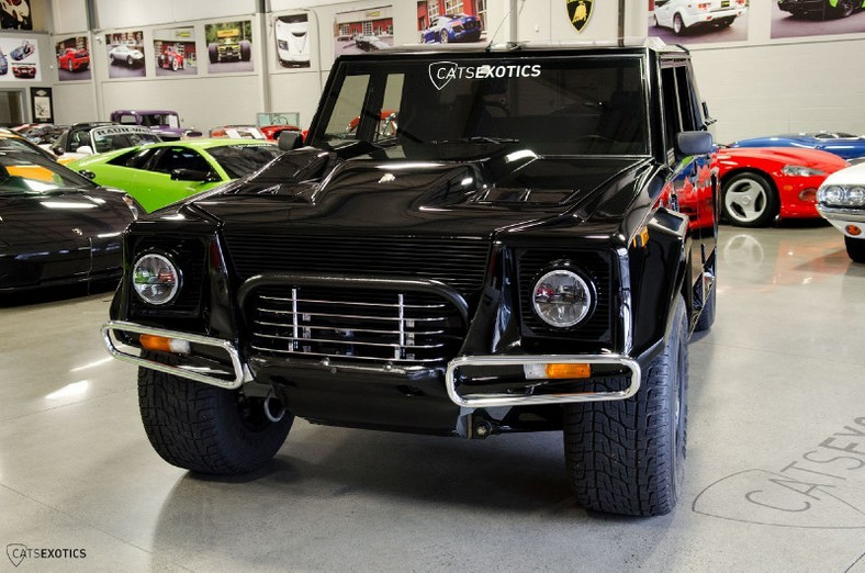 Lamborghini LM002