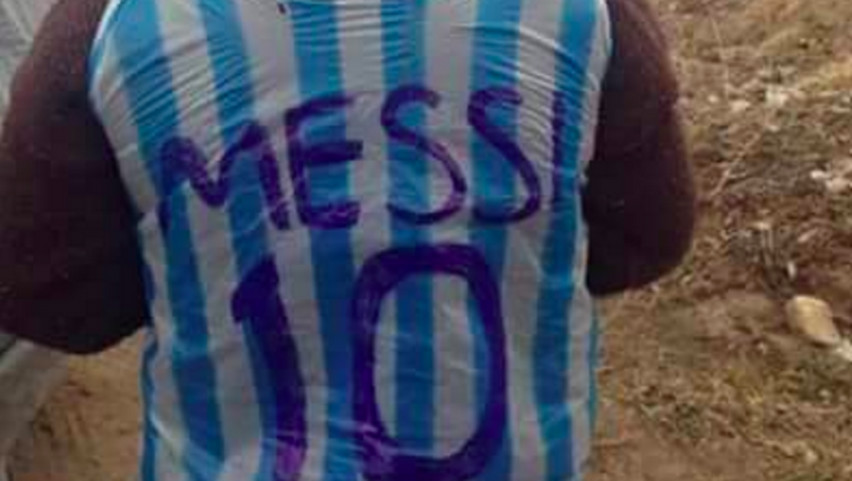 Kiderült, kicsoda Messi nejlonzacskós rajongója - Blikk