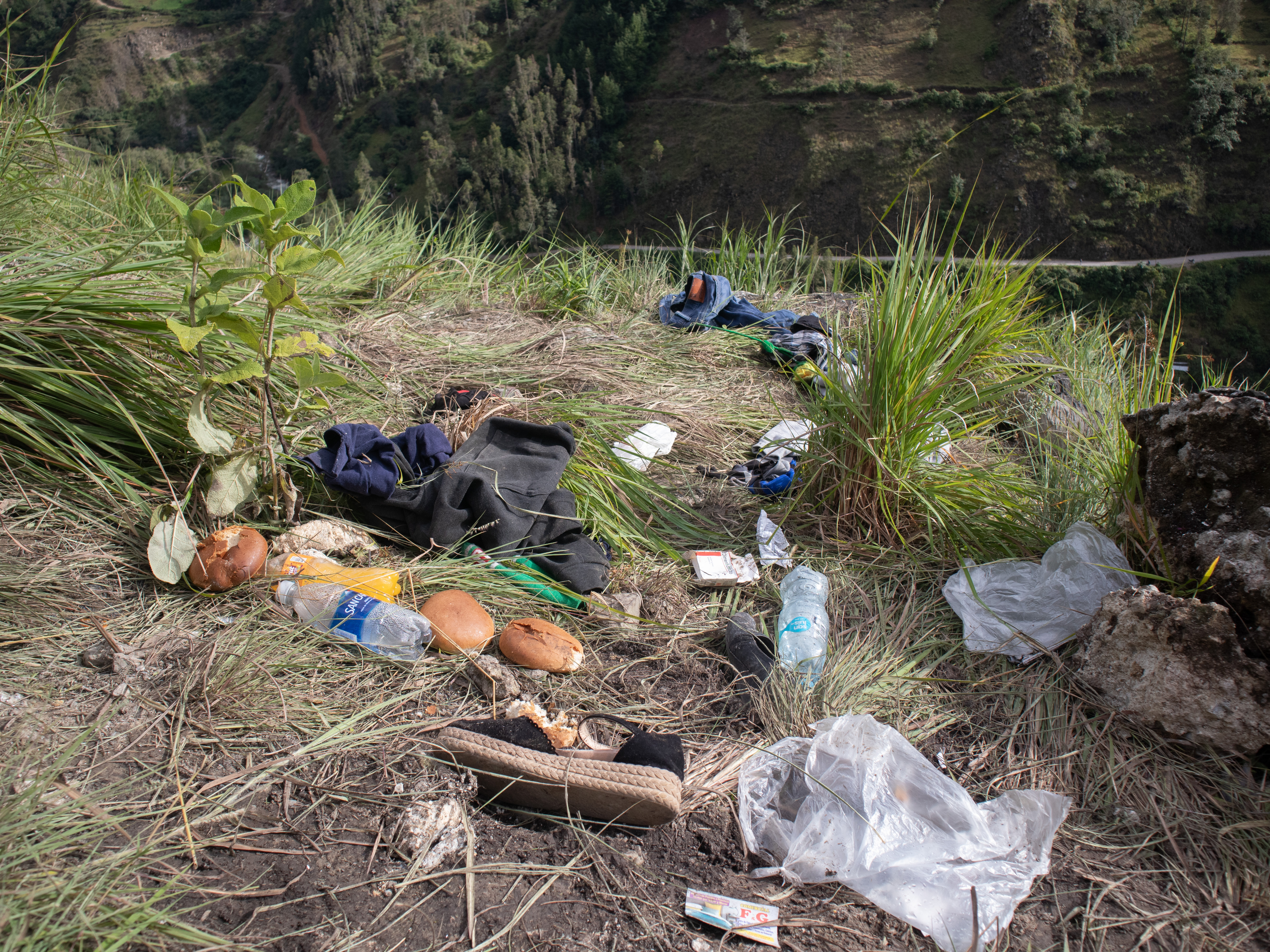 Perù: autobus precipita per 50 metri nelle Ande, 15 morti