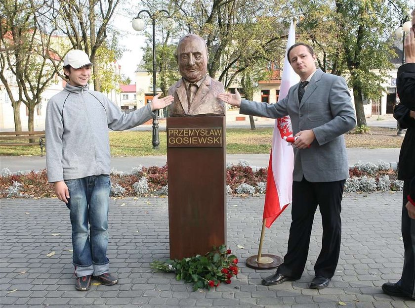 Policja ściga Fakt!