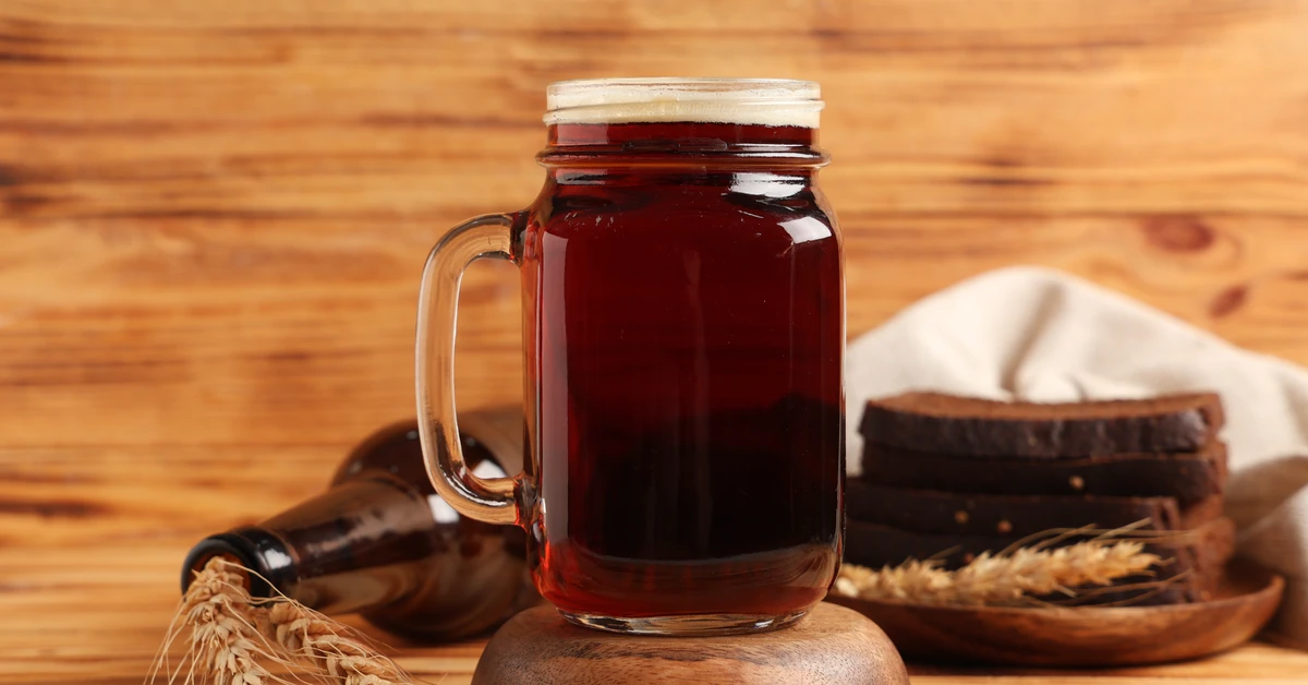 Orzeźwiający klasyk z PRL, idealny napój na upał. Tonizuje i działa na jelita jak balsam