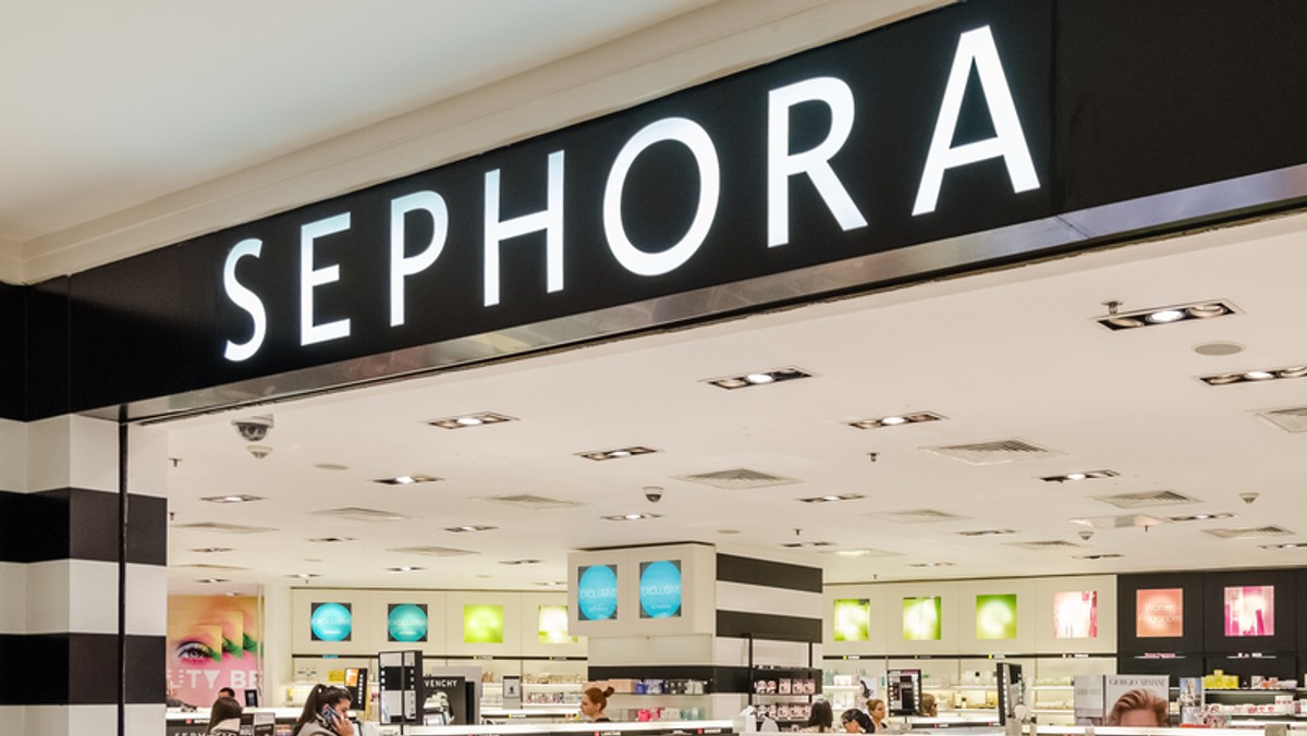 Sephora zamknie sklepy na jeden dzień po rasistowskim incydencie z udziałem gwiazdy