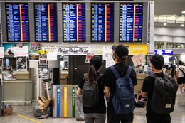 Lotnisko w Hongkongu znów sparaliżowane. Kolejny dzień protestu