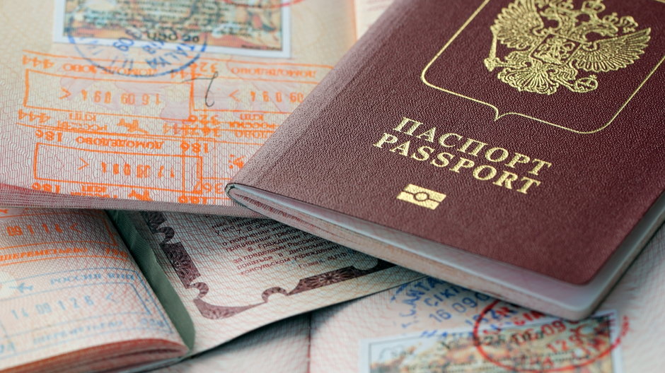 Rosjanie fałszują dane w paszportach