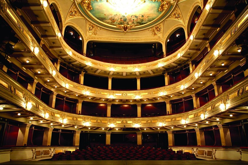 Narodno pozorište, Velika scena