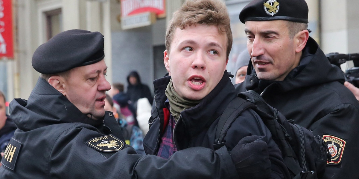 Opposition journalist travelling on Ryanair flight arrested in Minsk
