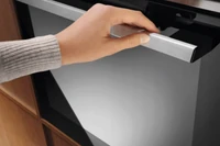 Gotuj smacznie i zdrowo – piekarnik z AI sam dopasuje temperaturę, parę i czas pieczenia