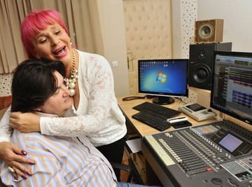 ČETIRI DECENIJE u braku, a malo ko zna KOLIKA JE RAZLIKA U GODINAMA između Zorice i Kemiša - iznenadićete se! 