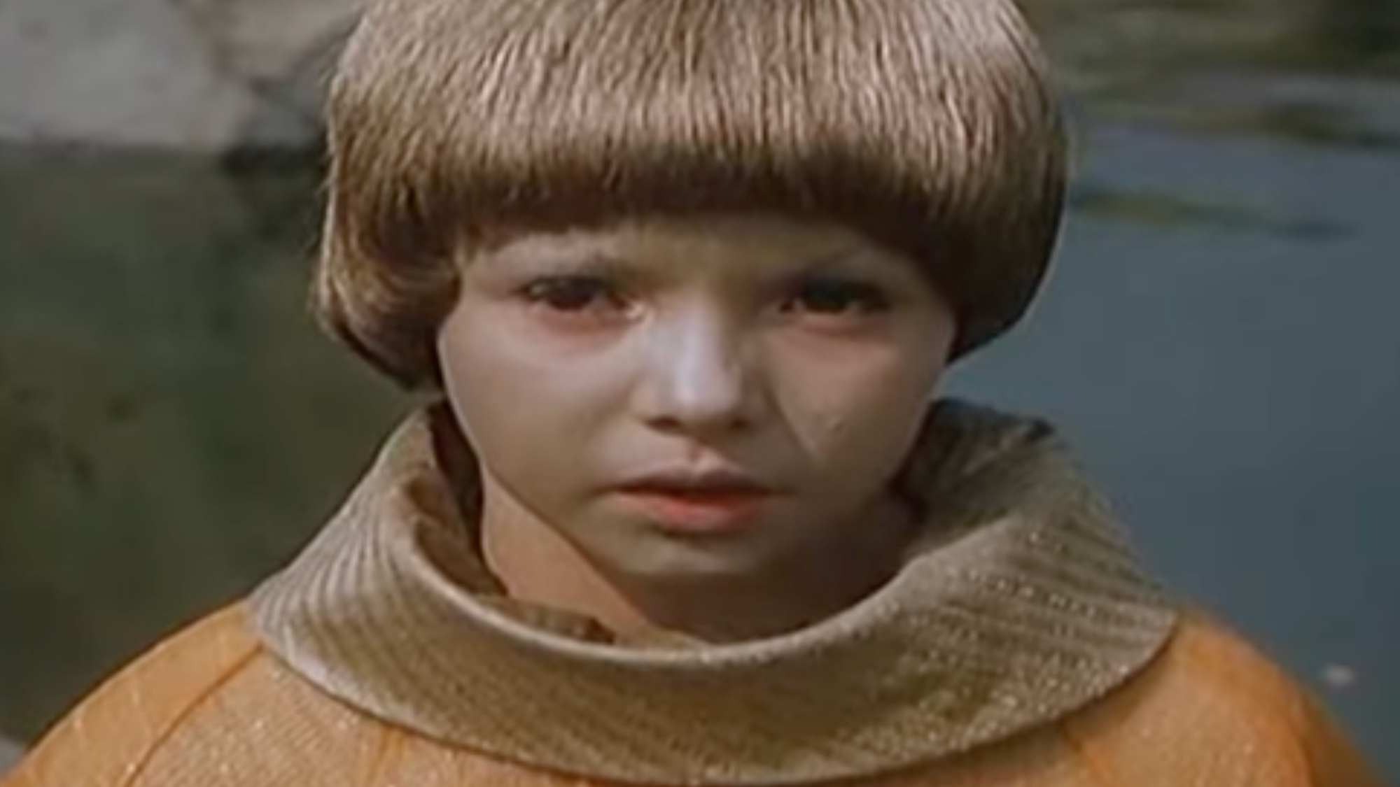 Zuzana Pravňanská ako Majka z Gurunu v seriáli Spadla z oblakov. 